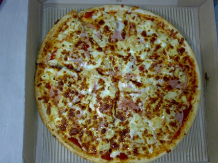 02-canadian-hawaiian-pizza