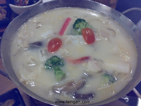 china-yunnan-seafood-hot-pot
