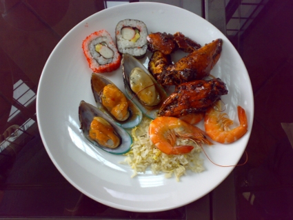 01-Sushi-mussel-crab-prawn-fried-rice